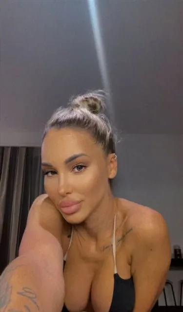 Akach, escort in Flers - 7931