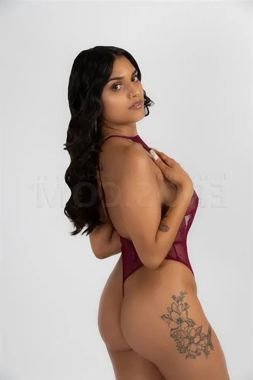 Escort Alexe, Rouen - 15011