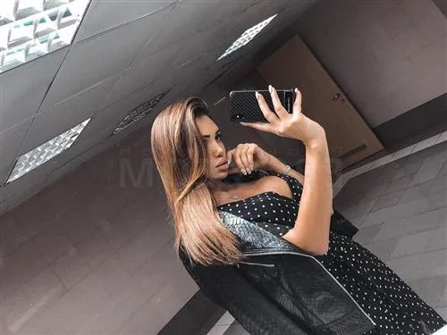 Escort Annsofi Ery, Tours - 2456
