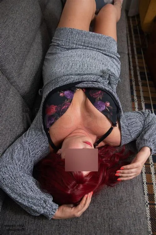 Clara0212, horny girls in Saint Etienne de Montluc - 6841