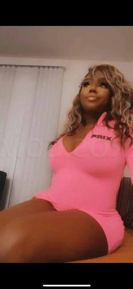 Escort Model Coralieinternational, Etampes - 7595