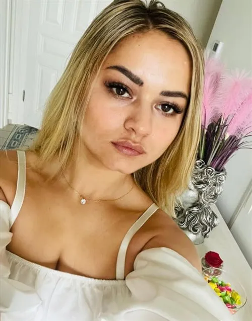 Escort Model Daleeya, Paris - 7027