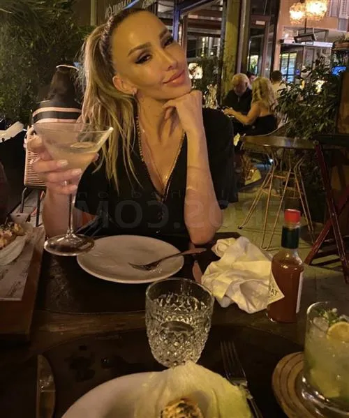 Escort Ezenci, Paris - 3839