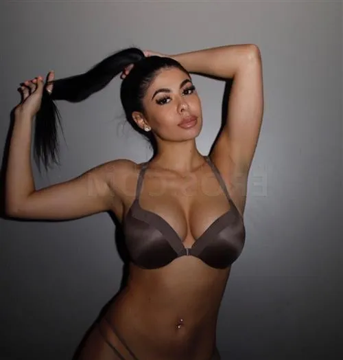Fessahatsion, escort in Brive la Gaillarde - 15057