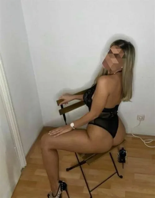 random escort 17