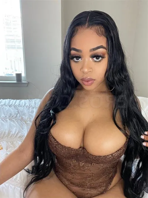 Escort Model Hed Pellas, Roanne - 5610