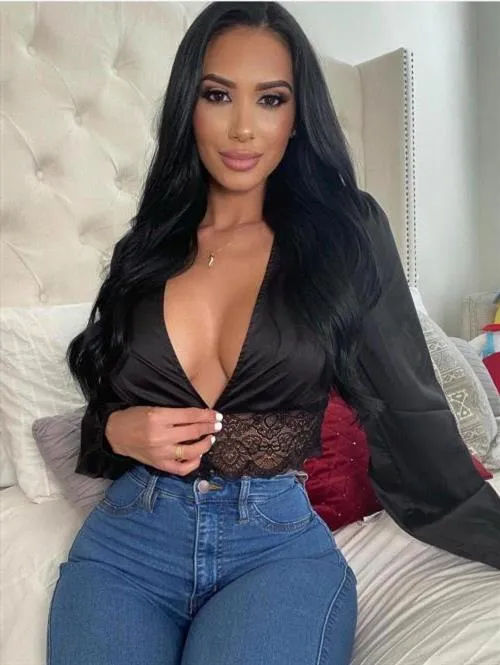 Ihla, escort in Montargis - 18402