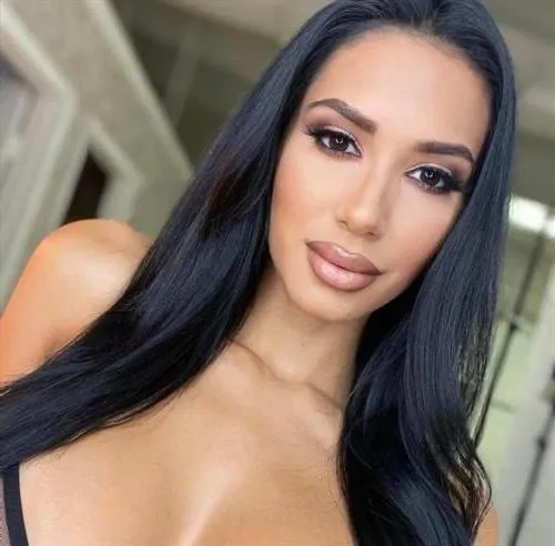 Ihla, escort in Montargis - 15825
