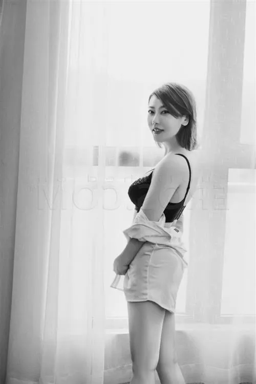 Isreal, escort in Paris - 8950