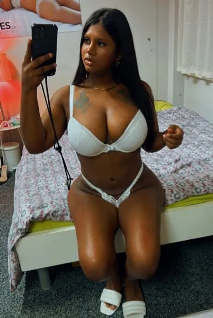 Escort Model Karis, Paris - 16618