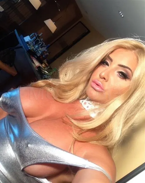 Lunda, escort in Toulon - 12804
