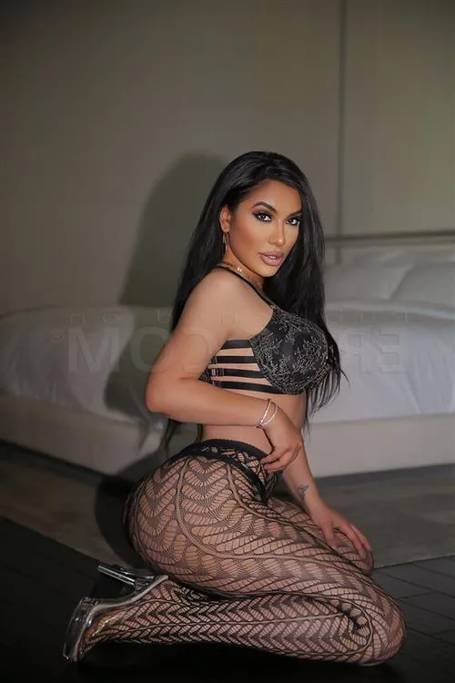 Escort Maya Feras, Bordeaux - 6172