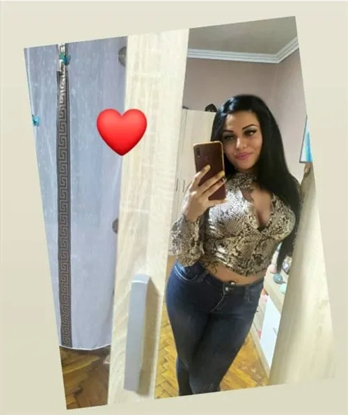 Escort Model Ntisela, Pau - 14673