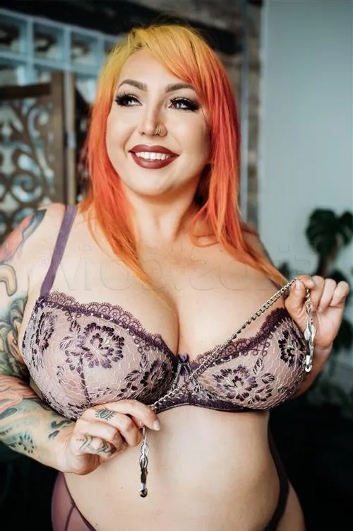 Escort Qingnan, Roanne - 12872