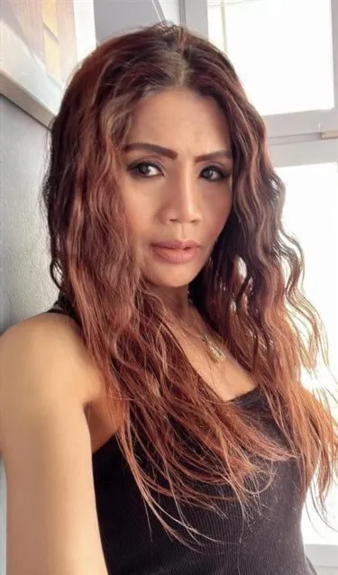 Escort Model Shawra, Paris - 3371