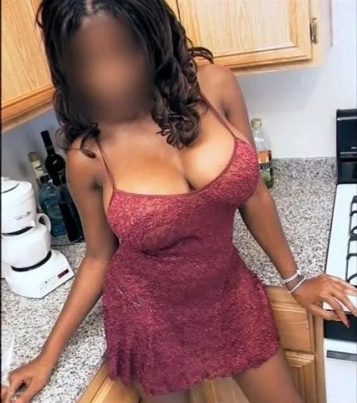 Vasanthini, escort in Les Ulis - 8515