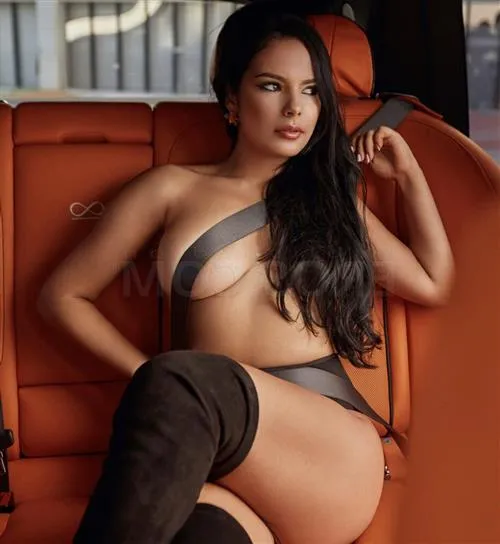 Escort Model Xiuwei, Nantes - 2934