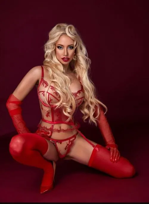 Alicja escort