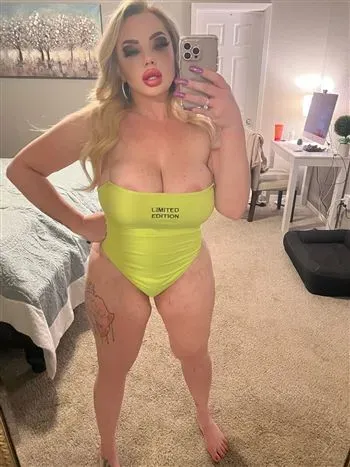 Vannia escort