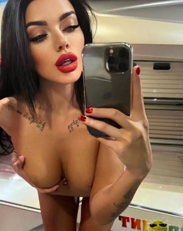 Annakristina escort